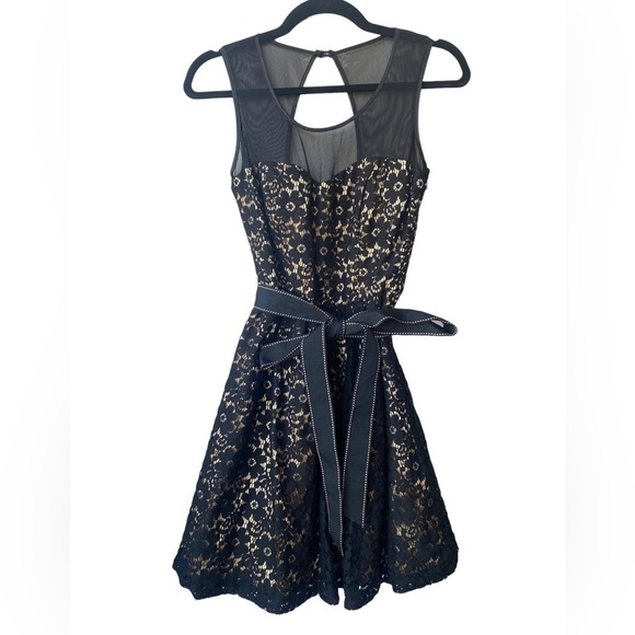 Windsor Lace Mini Dress Size S Mesh Bow Sweetheart Neckline Fairy Coquette Prom - Picture 1 of 10